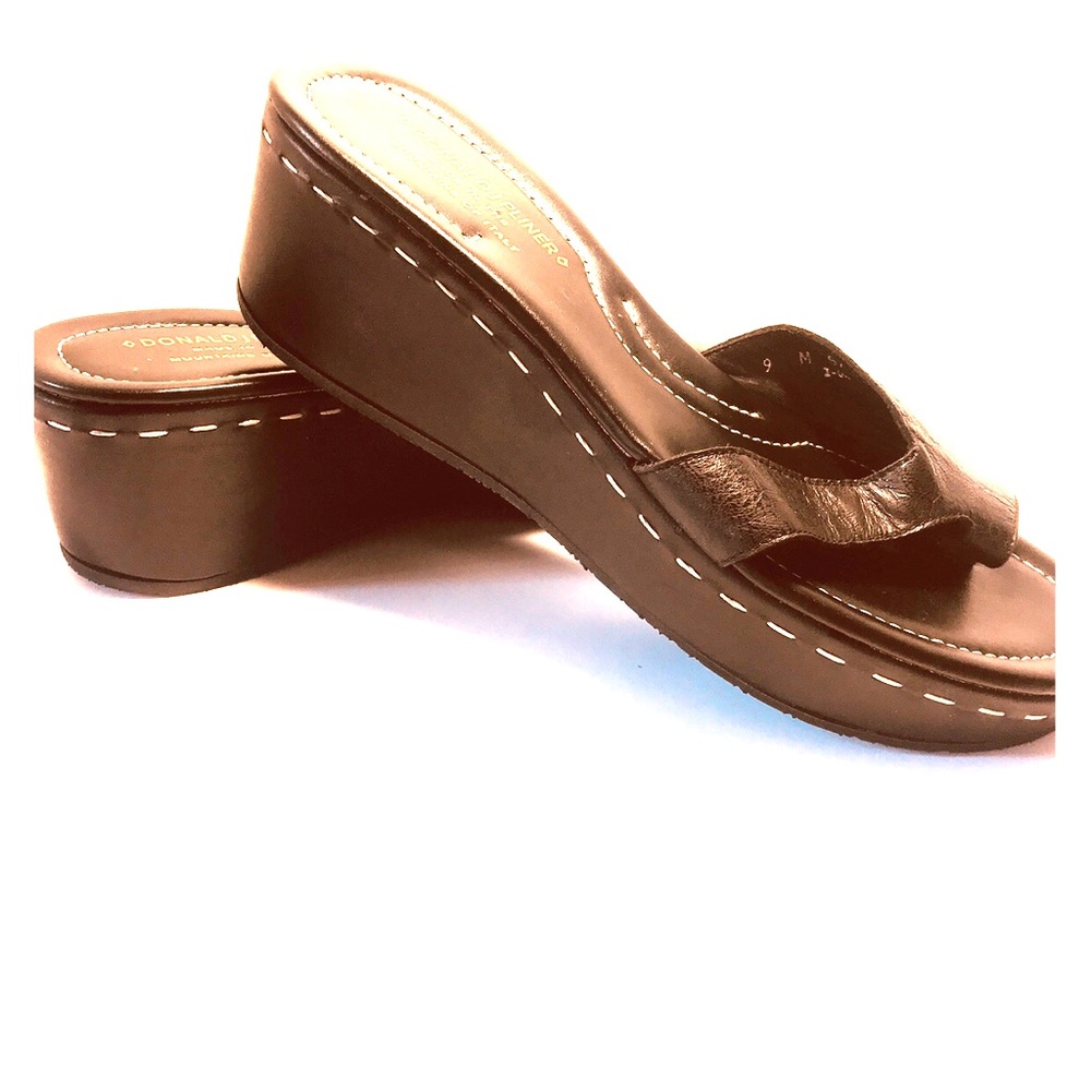 SOLD!!!!!’ Donald J Pliner Black Leather Sandals